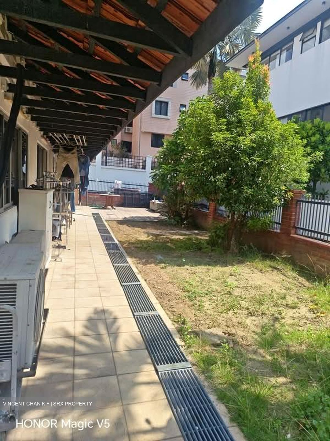 Highland Road (D19), Terrace #564777941